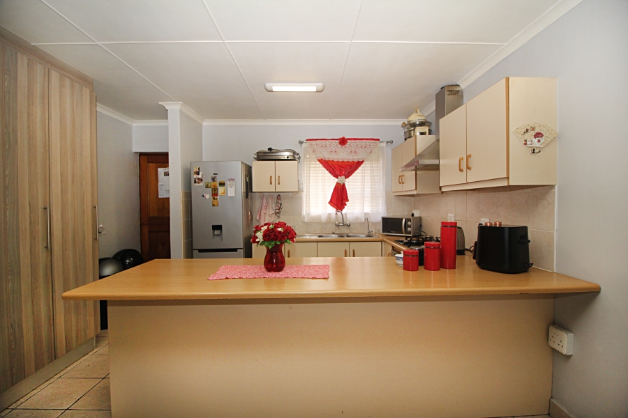 2 Bedroom Property for Sale in Heiderand Western Cape